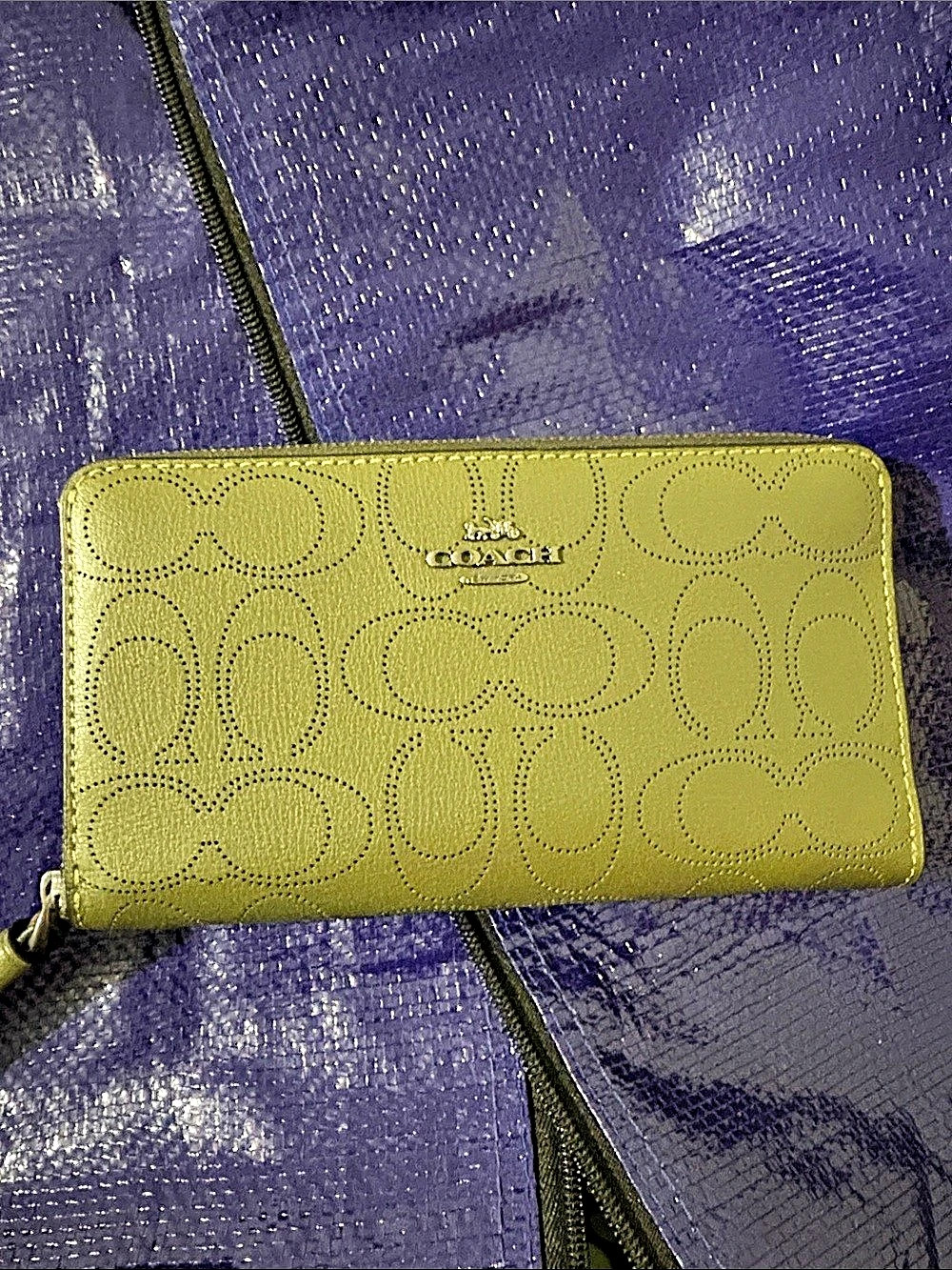 Coach Perforated Signature C Accordion Zip Wallet Green